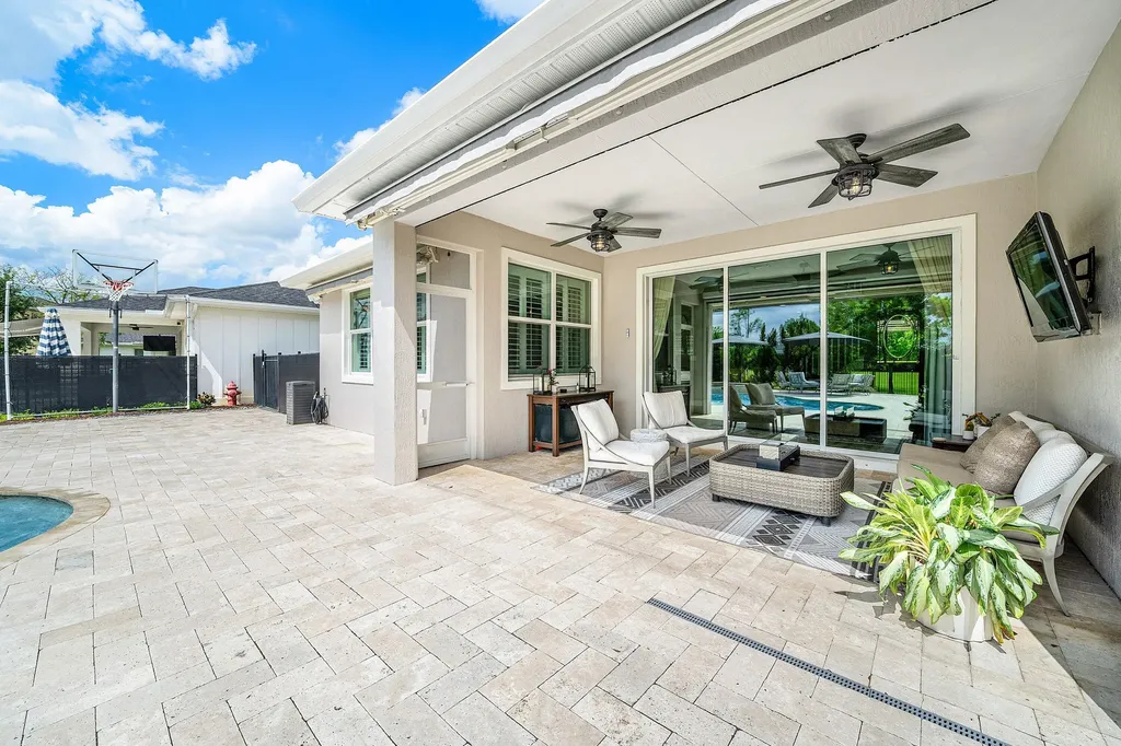 933 Deer Haven Drive Loxahatchee FL 33470
