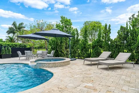 933 Deer Haven Drive Loxahatchee FL 33470