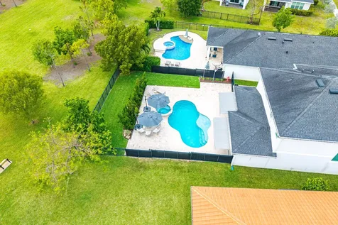 933 Deer Haven Drive Loxahatchee FL 33470