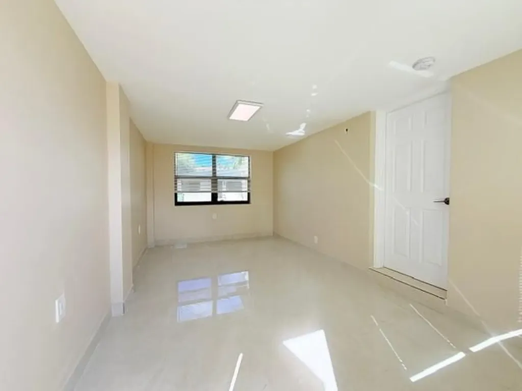 53 NE 16th Place Fort Lauderdale FL 33305