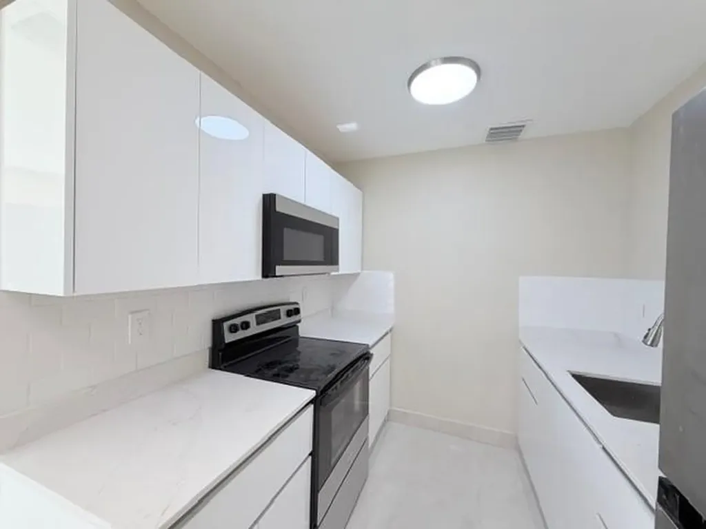 53 NE 16th Place Fort Lauderdale FL 33305