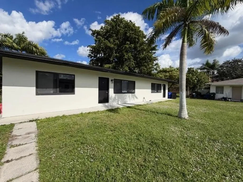53 NE 16th Place Fort Lauderdale FL 33305
