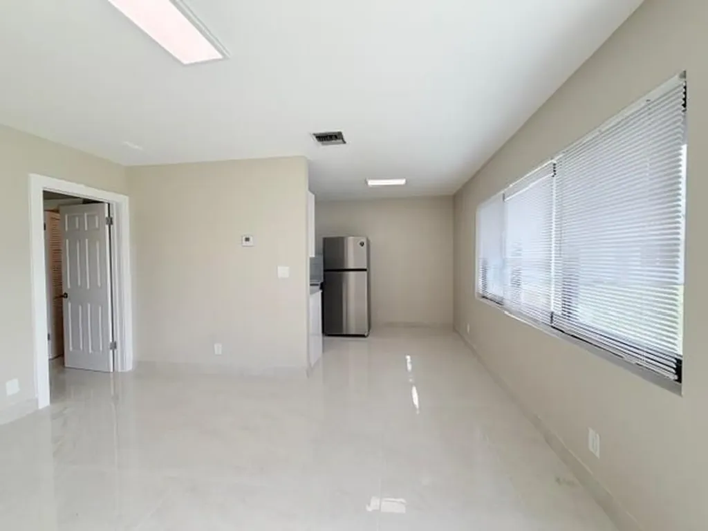 53 NE 16th Place Fort Lauderdale FL 33305