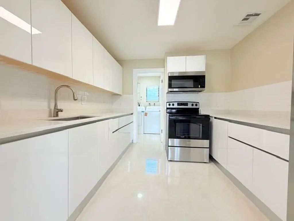 53 NE 16th Place Fort Lauderdale FL 33305