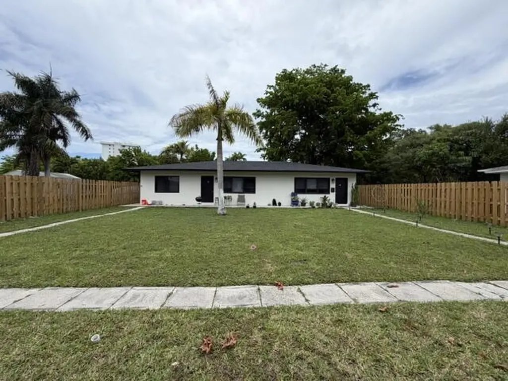 53 NE 16th Place Fort Lauderdale FL 33305