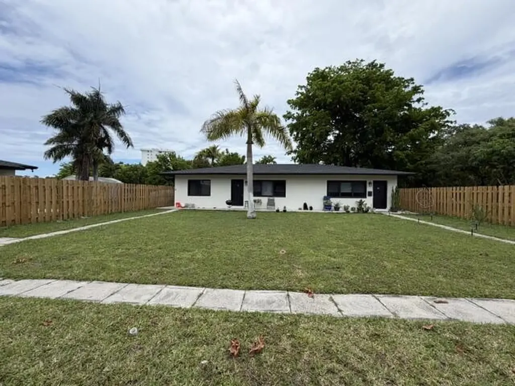 53 NE 16th Place Fort Lauderdale FL 33305