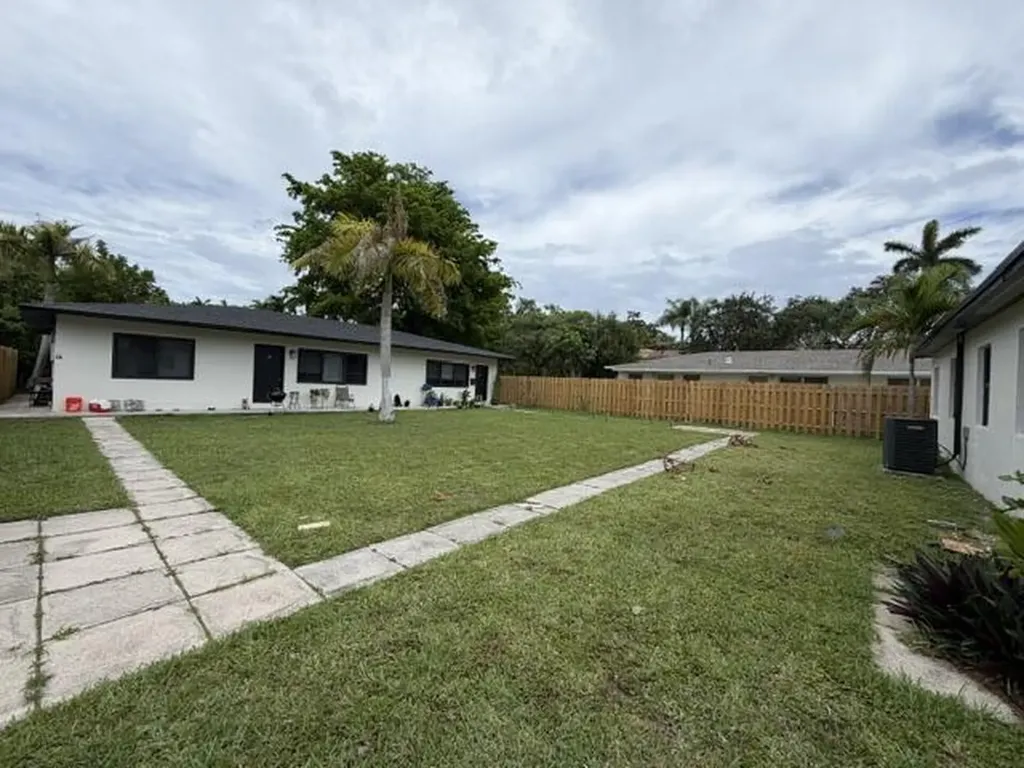 53 NE 16th Place Fort Lauderdale FL 33305