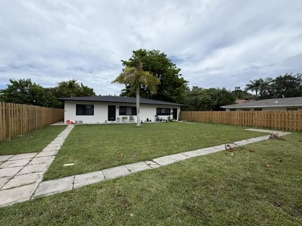 53 NE 16th Place Fort Lauderdale FL 33305