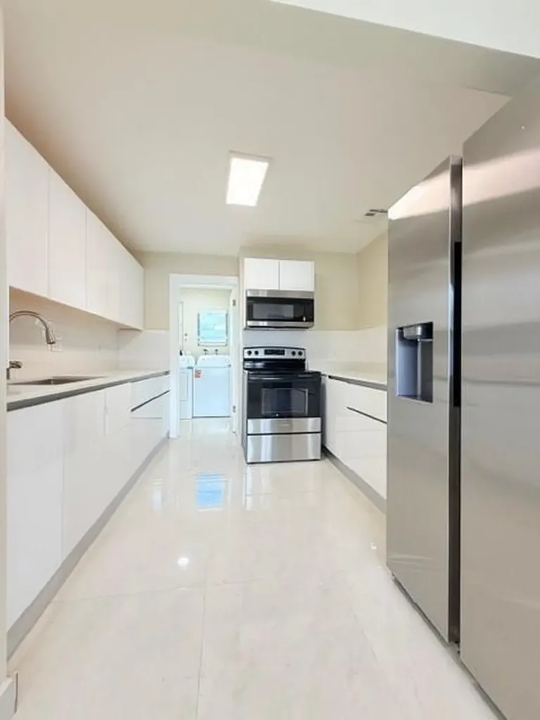 53 NE 16th Place Fort Lauderdale FL 33305