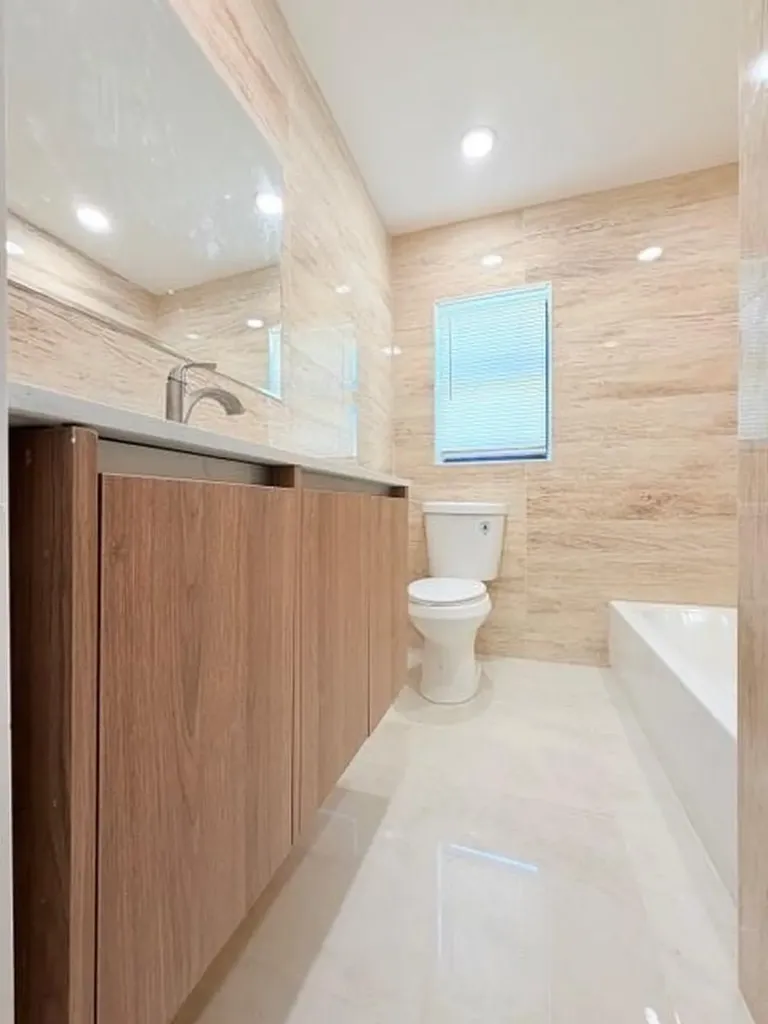 53 NE 16th Place Fort Lauderdale FL 33305
