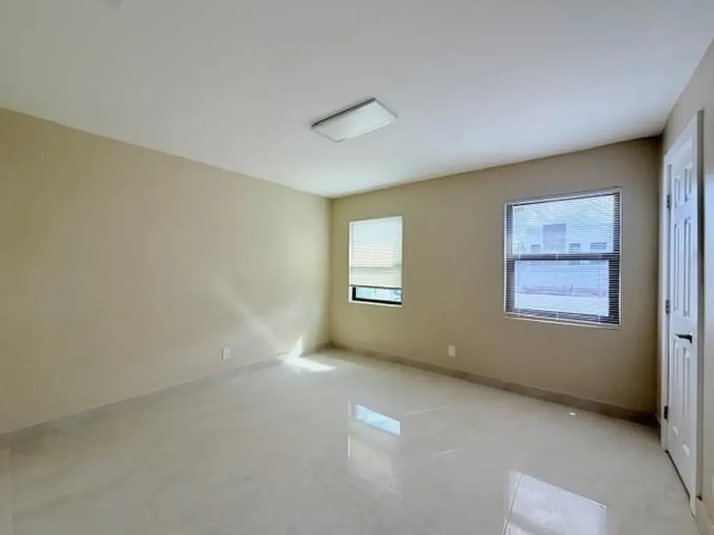 53 NE 16th Place Fort Lauderdale FL 33305