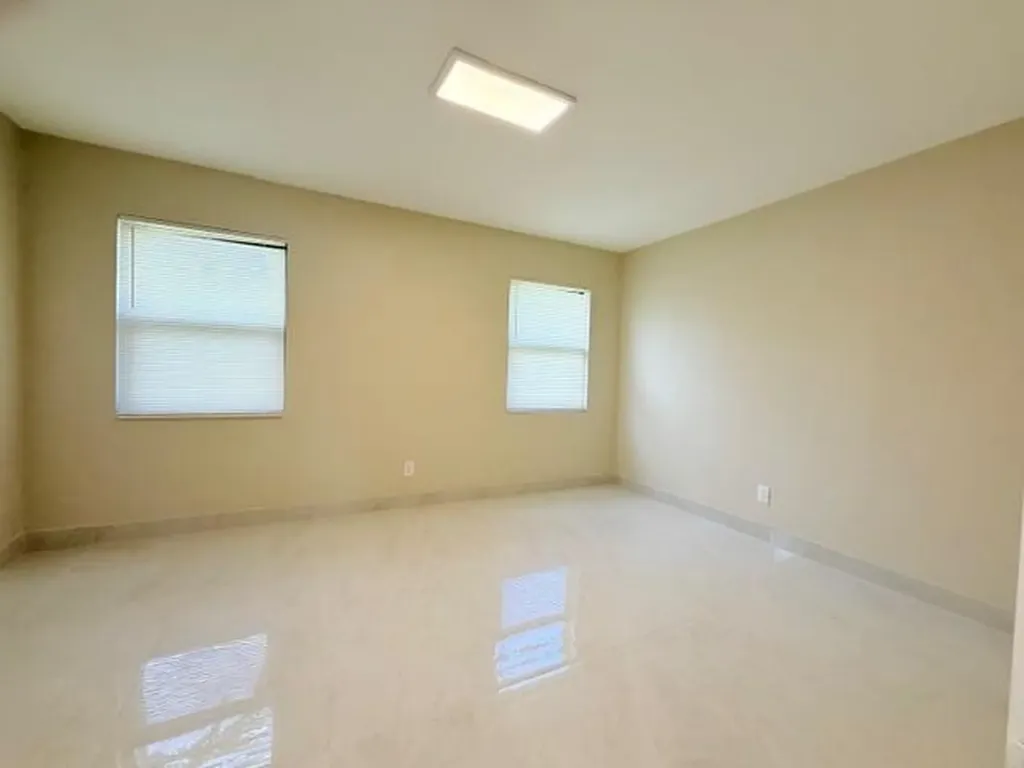 53 NE 16th Place Fort Lauderdale FL 33305