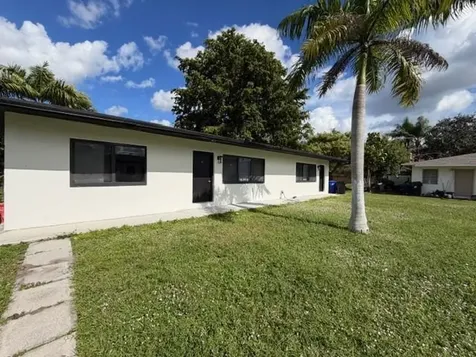 53 NE 16th Place Fort Lauderdale FL 33305
