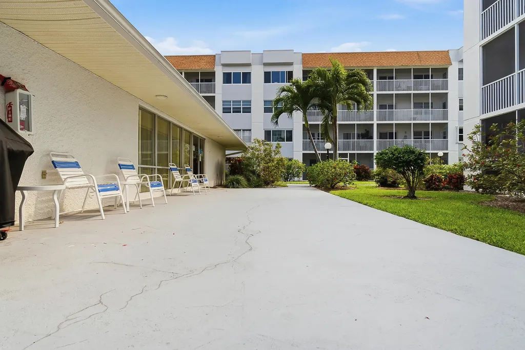 1502 S Lakeside Drive Lake Worth Beach FL 33460