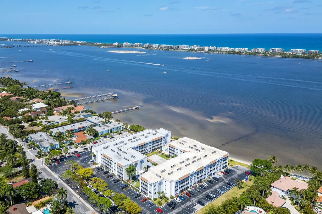 1502 S Lakeside Drive Lake Worth Beach FL 33460