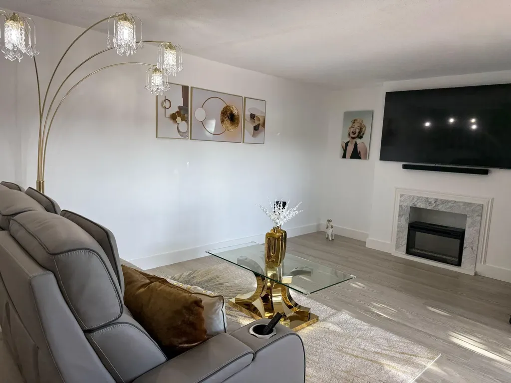 21 Lake Arbor Drive Palm Springs FL 33461