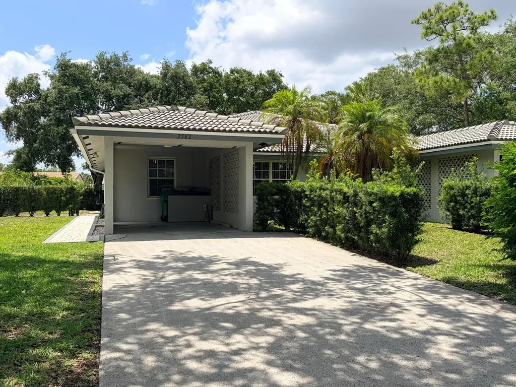 2562 NW 82nd Terrace Coral Springs FL 33065