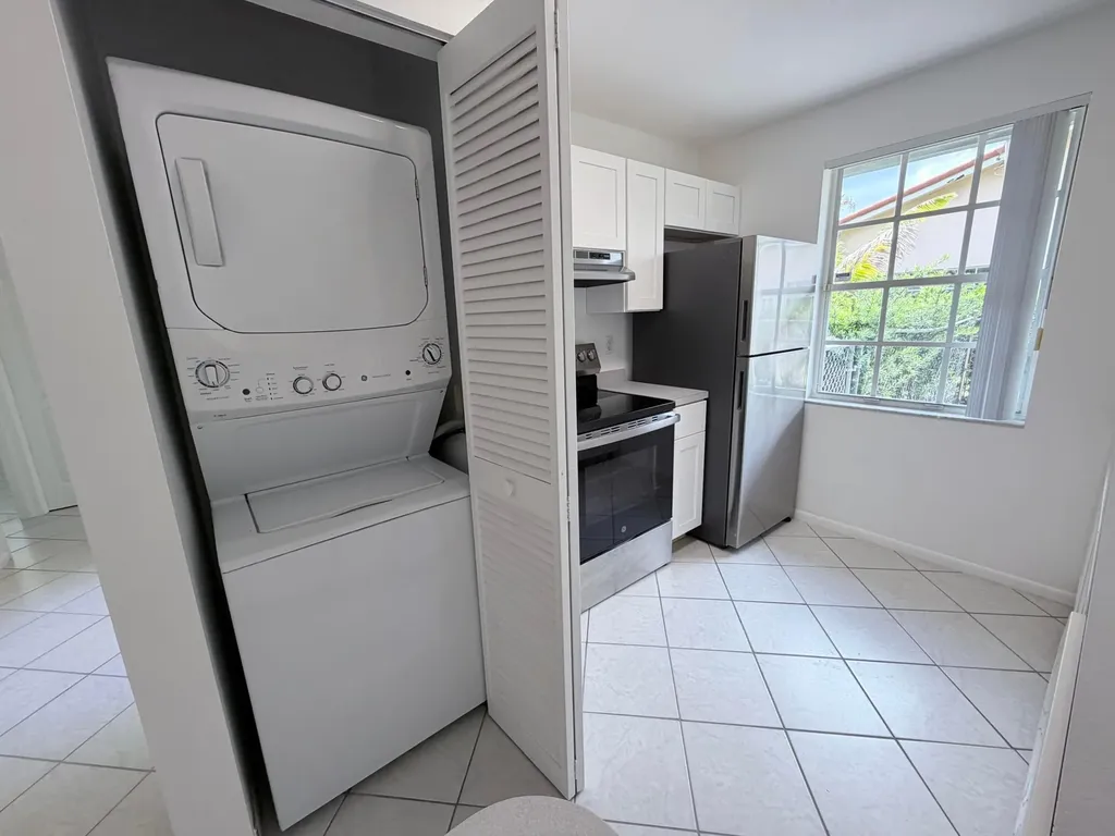 2562 NW 82nd Terrace Coral Springs FL 33065