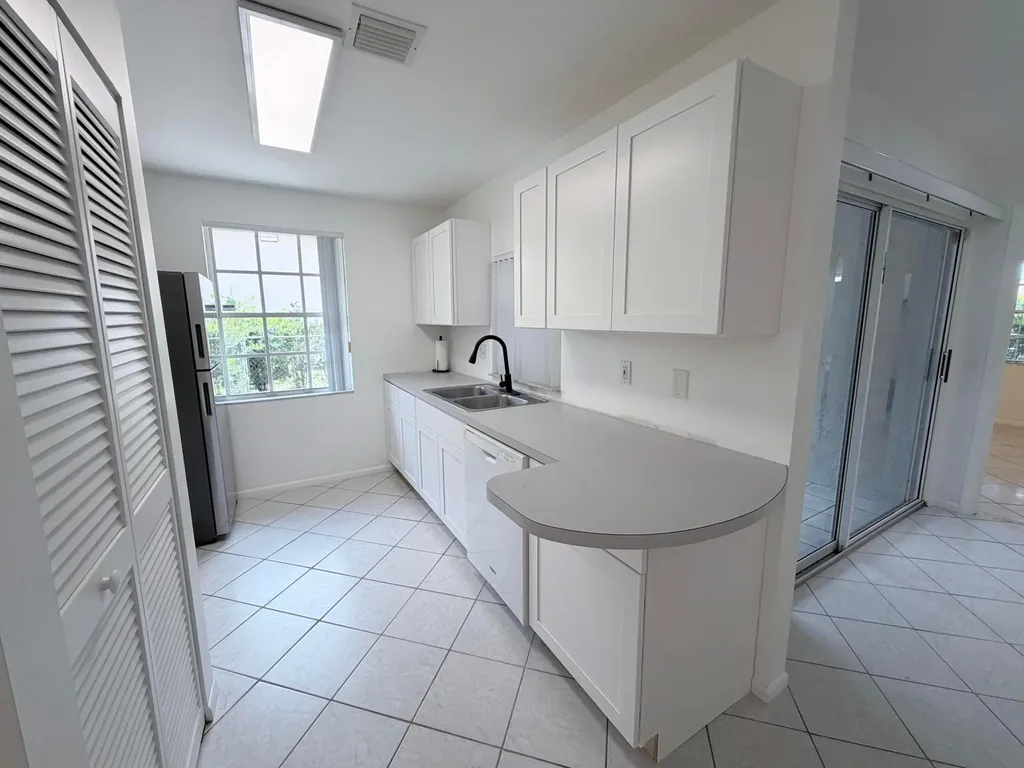 2562 NW 82nd Terrace Coral Springs FL 33065