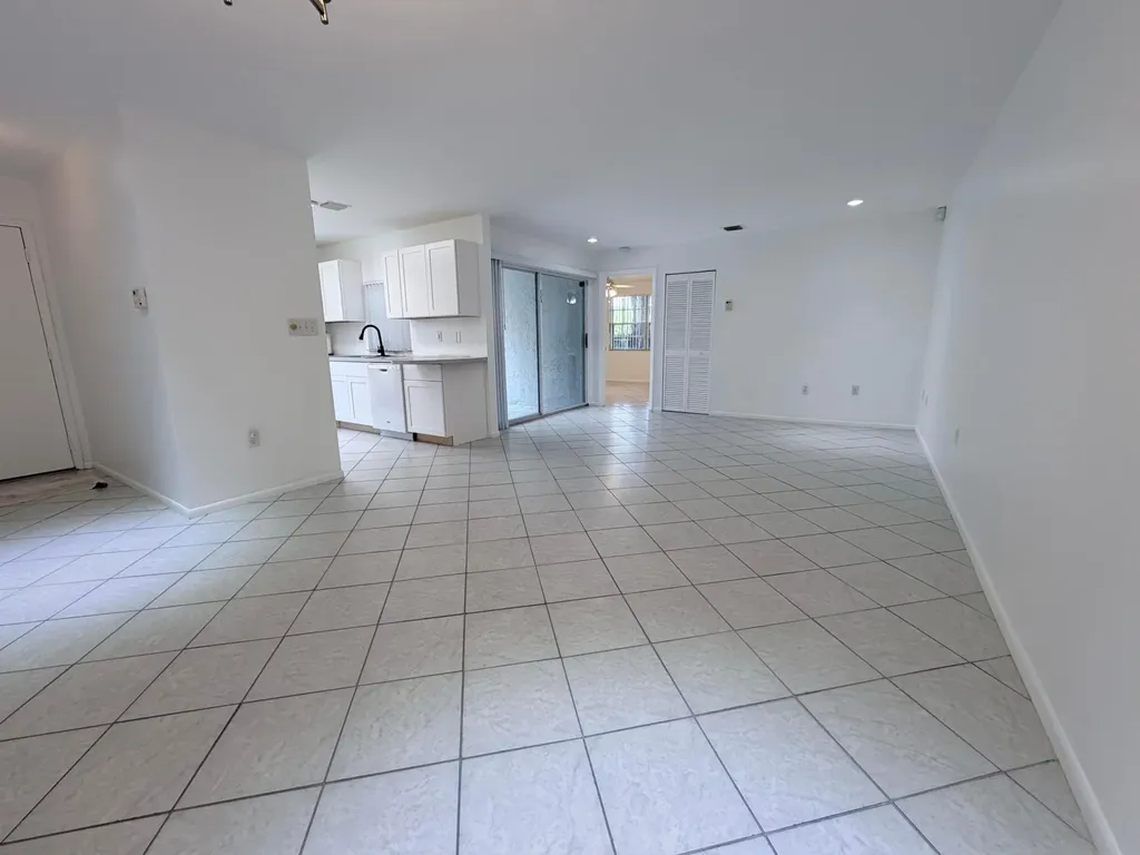 2562 NW 82nd Terrace Coral Springs FL 33065
