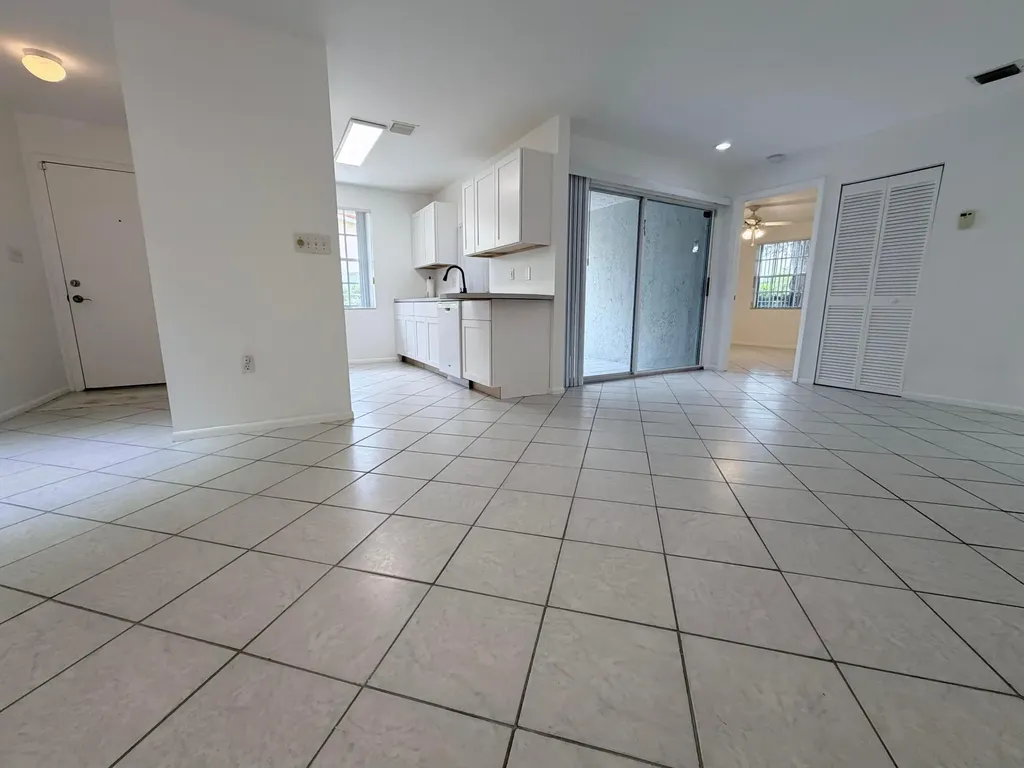 2562 NW 82nd Terrace Coral Springs FL 33065