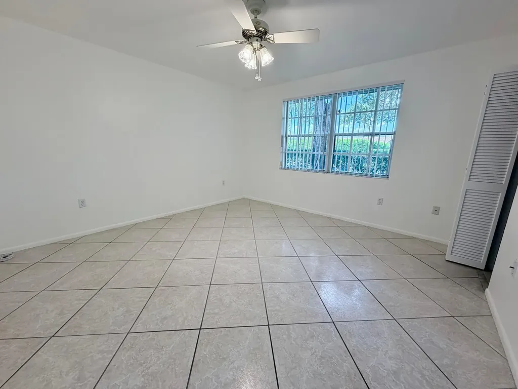 2562 NW 82nd Terrace Coral Springs FL 33065