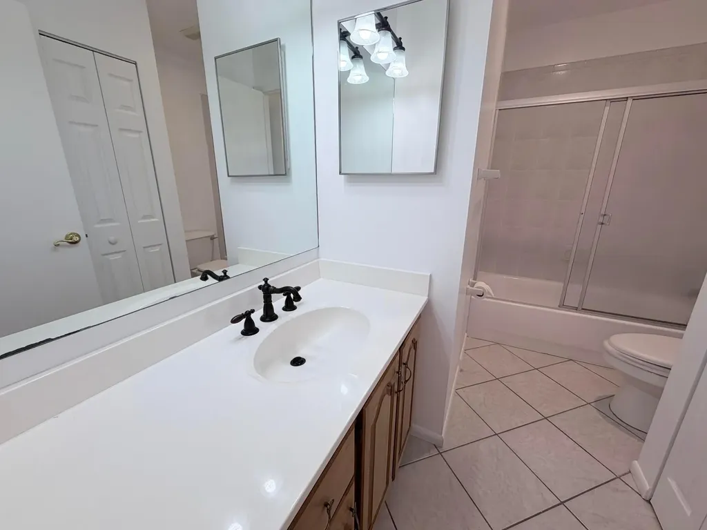 2562 NW 82nd Terrace Coral Springs FL 33065