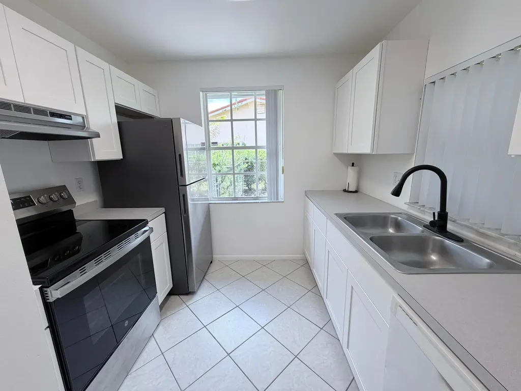 2562 NW 82nd Terrace Coral Springs FL 33065