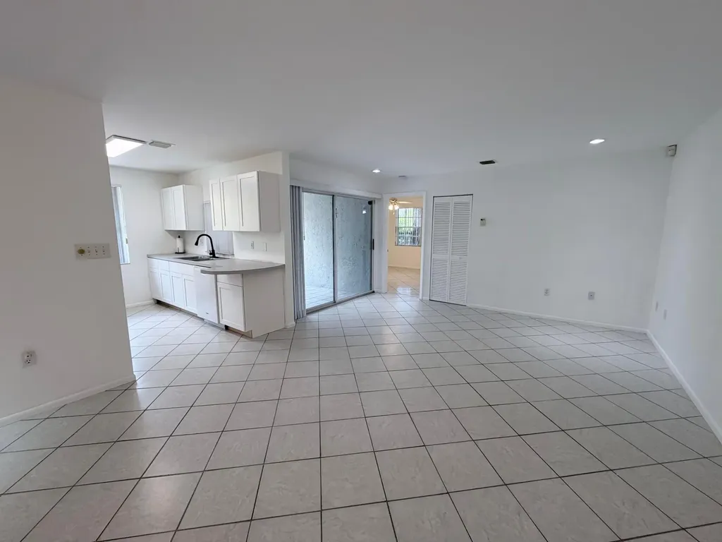2562 NW 82nd Terrace Coral Springs FL 33065