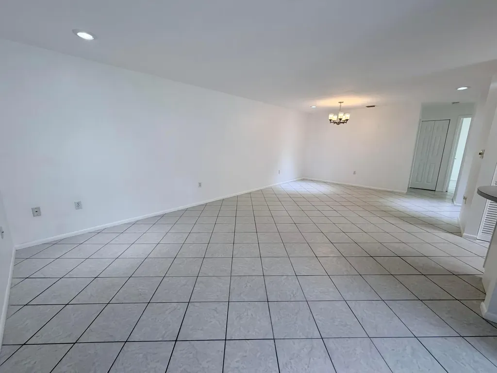 2562 NW 82nd Terrace Coral Springs FL 33065