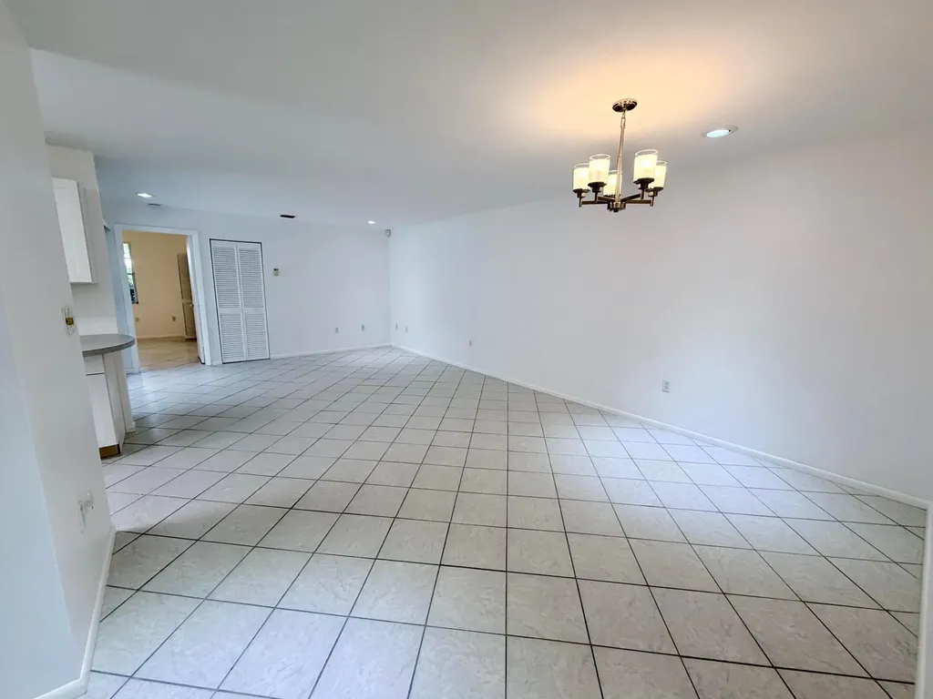 2562 NW 82nd Terrace Coral Springs FL 33065