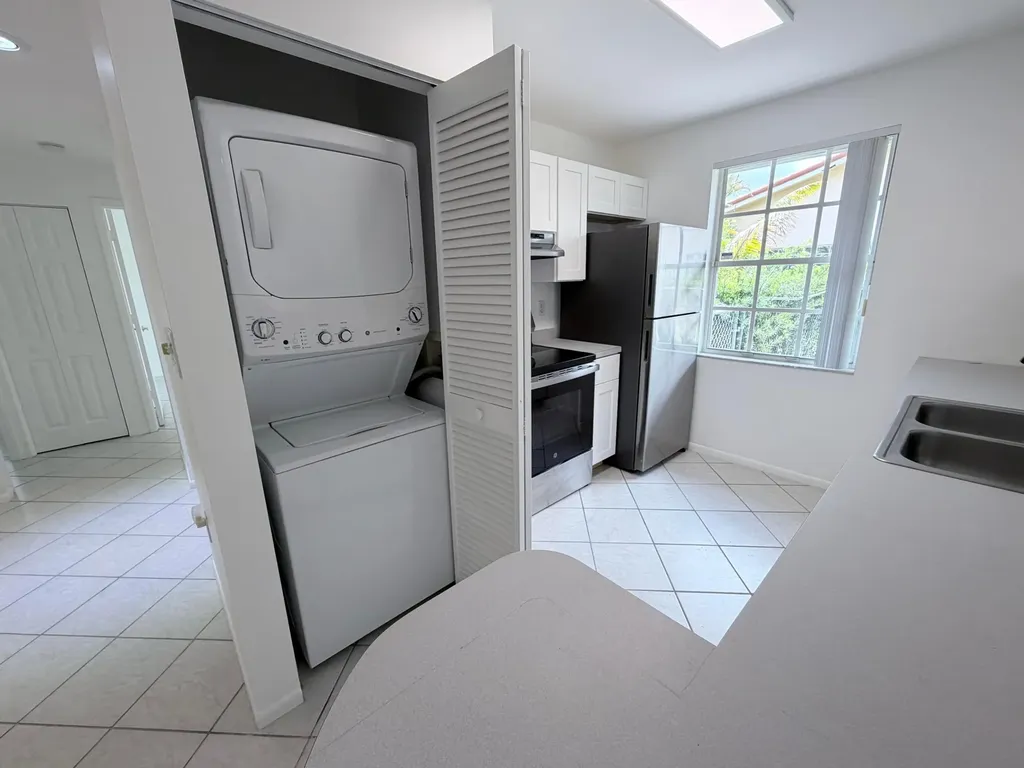 2562 NW 82nd Terrace Coral Springs FL 33065