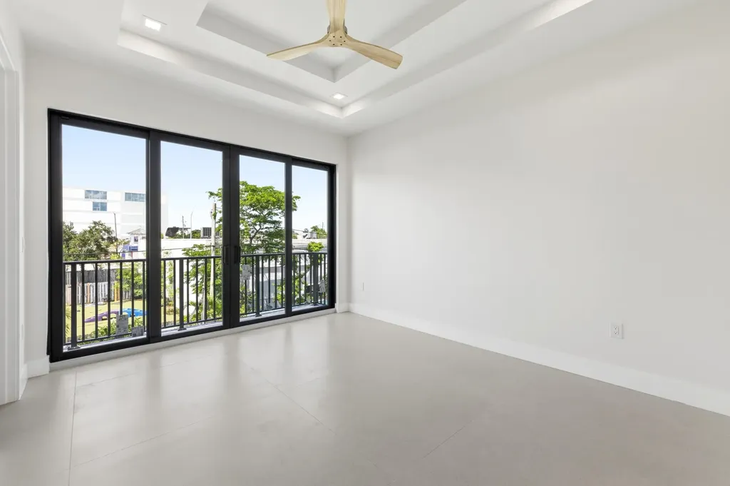 821 SW 1st Street Fort Lauderdale FL 33312
