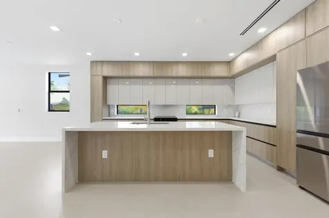 821 SW 1st Street Fort Lauderdale FL 33312