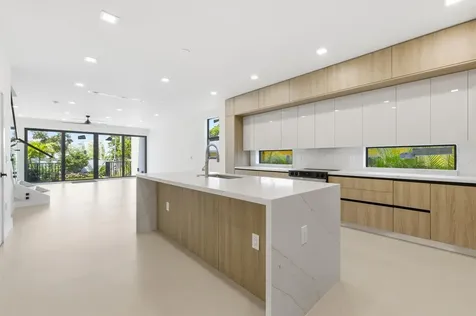 821 SW 1st Street Fort Lauderdale FL 33312
