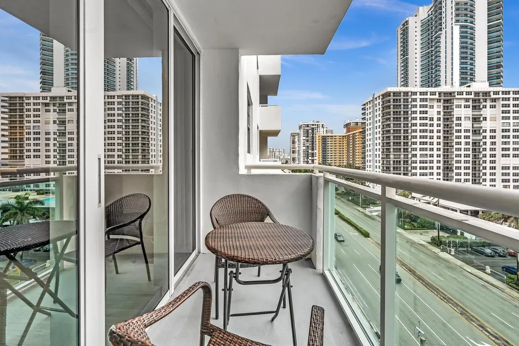 3000 S Ocean Drive Hollywood FL 33019