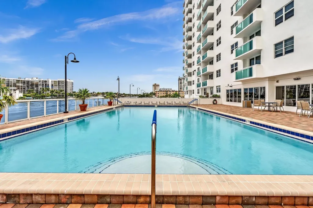 3000 S Ocean Drive Hollywood FL 33019