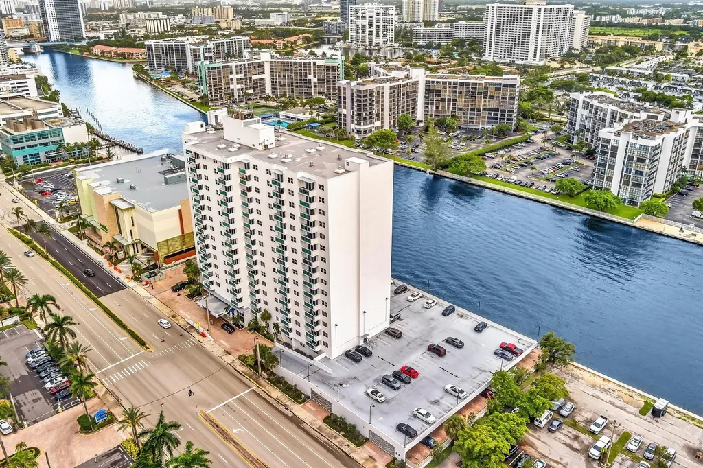 3000 S Ocean Drive Hollywood FL 33019