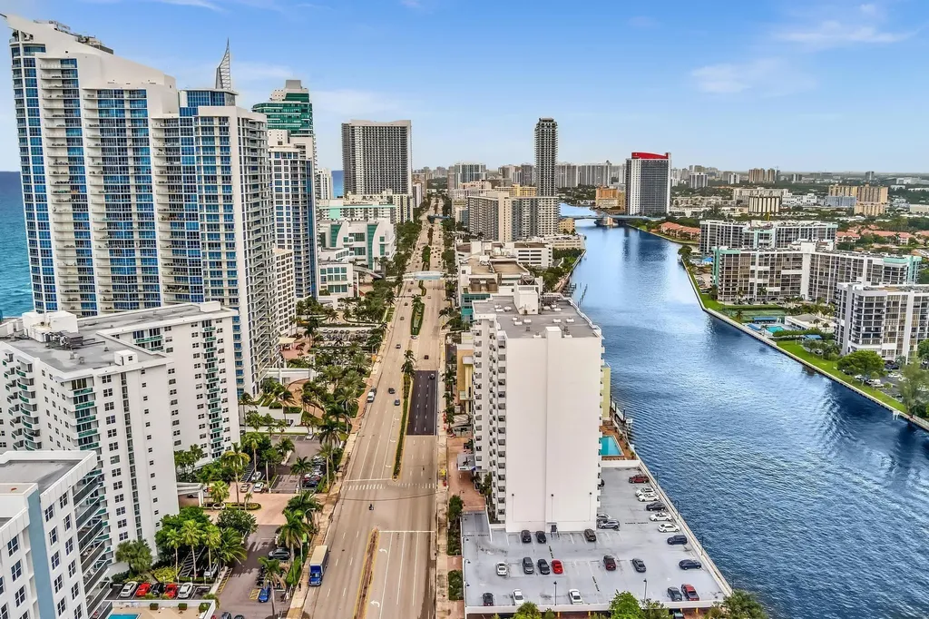 3000 S Ocean Drive Hollywood FL 33019