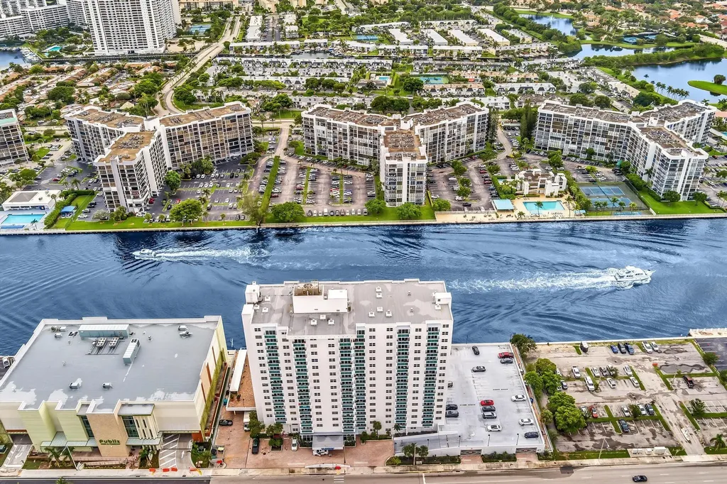 3000 S Ocean Drive Hollywood FL 33019