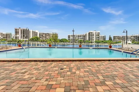3000 S Ocean Drive Hollywood FL 33019