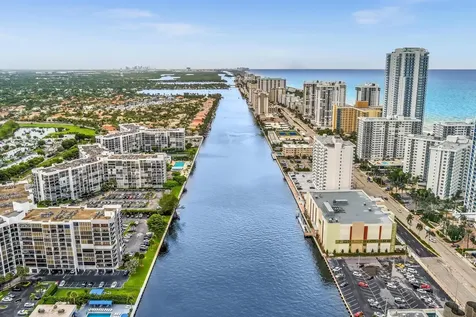 3000 S Ocean Drive Hollywood FL 33019
