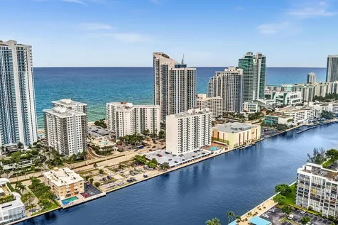 3000 S Ocean Drive Hollywood FL 33019