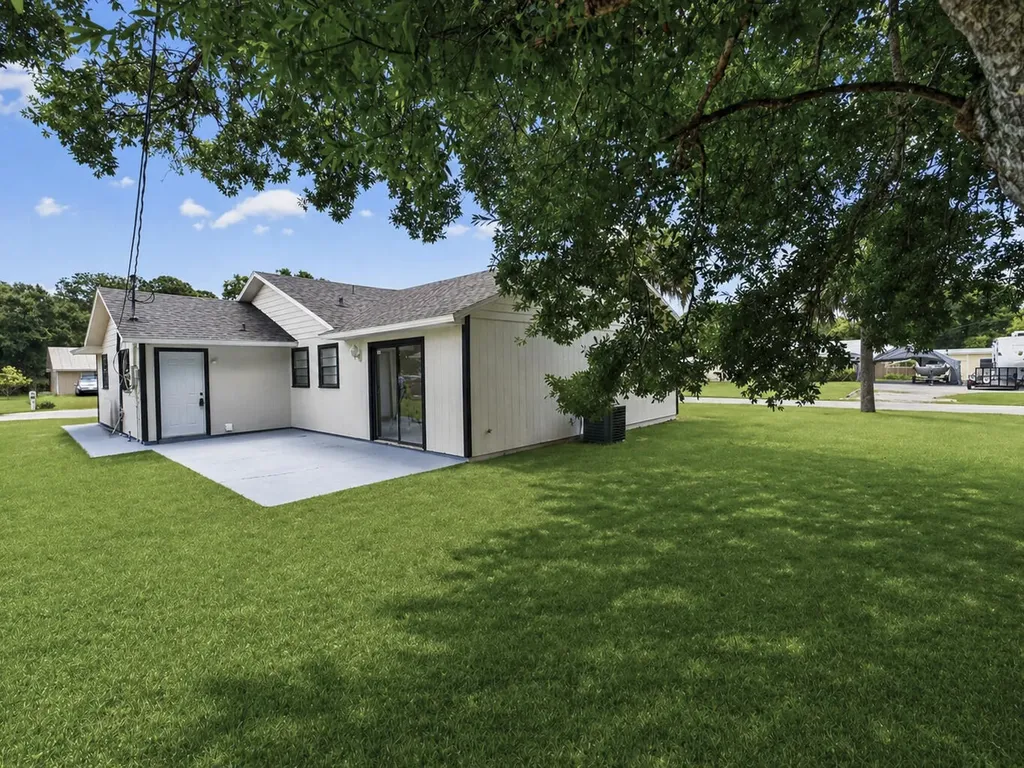 1373 32nd Avenue SW Vero Beach FL 32968