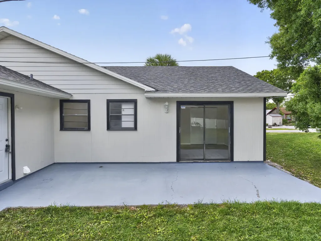 1373 32nd Avenue SW Vero Beach FL 32968