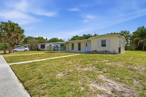 215 SE Airoso Boulevard Port St Lucie FL 34983