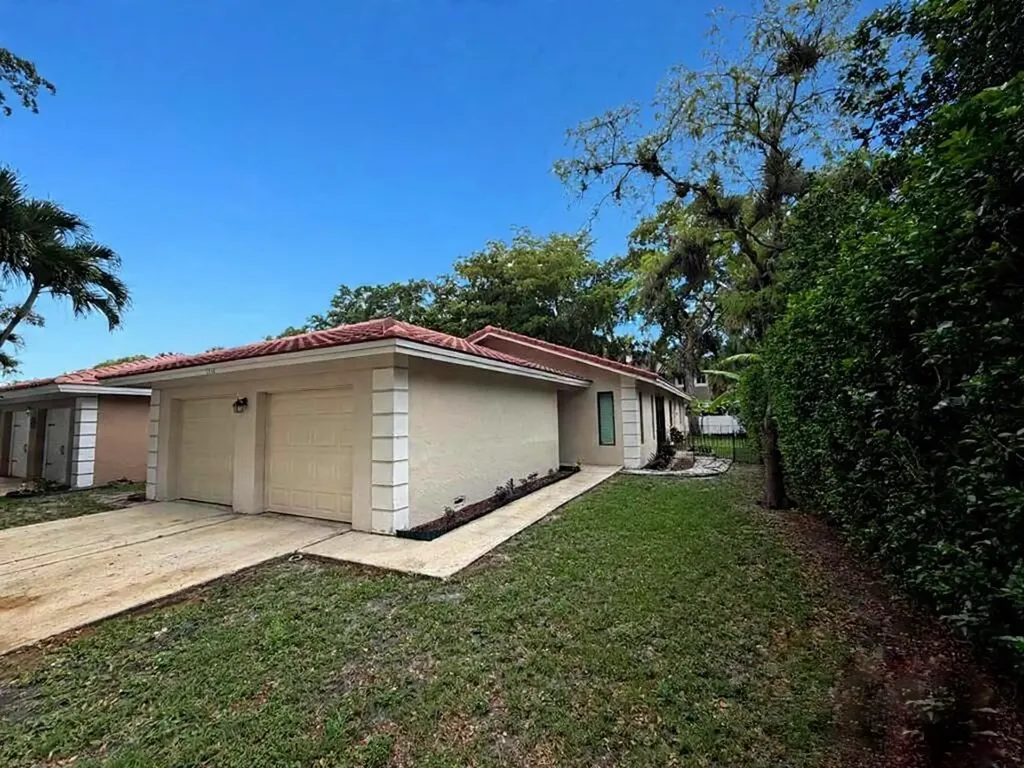 1512 NW 93rd Terrace Coral Springs FL 33071
