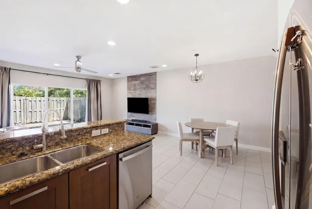 710 SW 4th Avenue Fort Lauderdale FL 33315