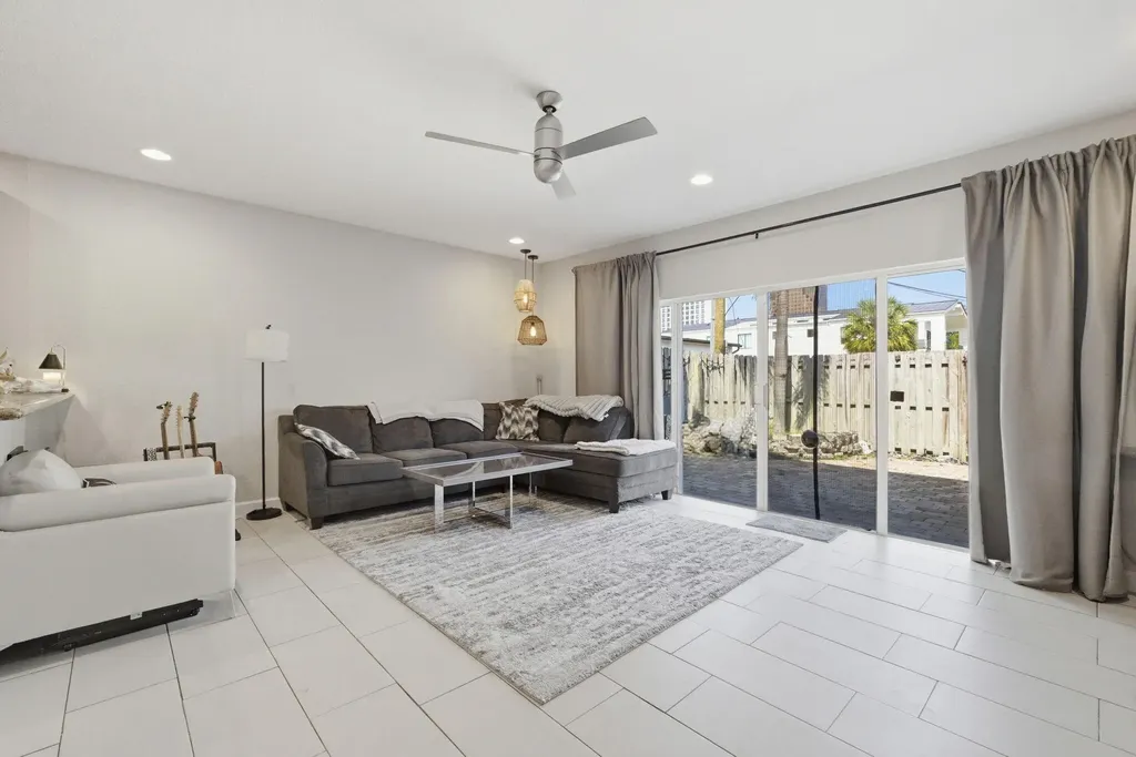 710 SW 4th Avenue Fort Lauderdale FL 33315