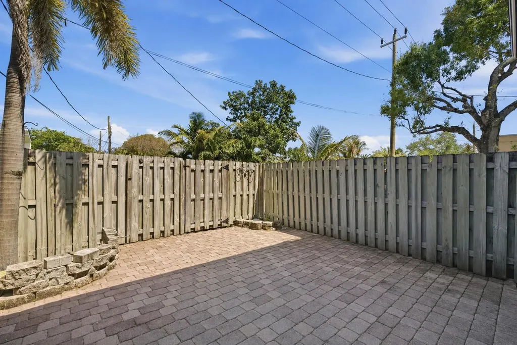710 SW 4th Avenue Fort Lauderdale FL 33315